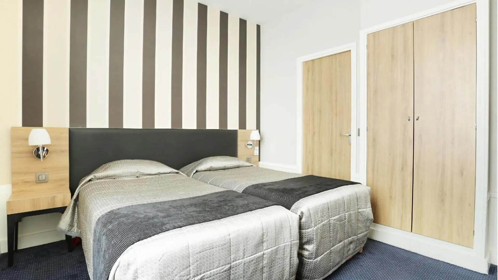 De La Boetie 4* Paris